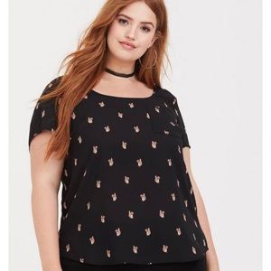 Torrid Black with Squirrel print button back top 1X